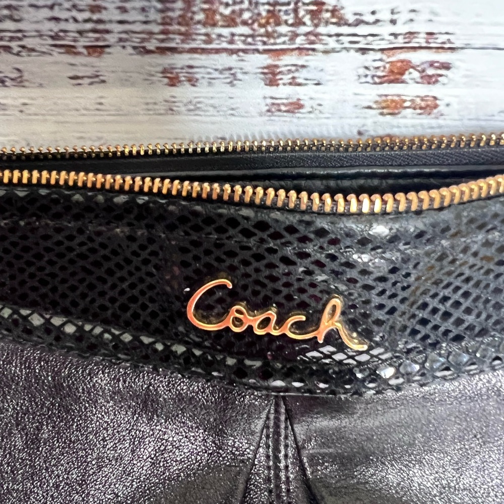 Vintage coach bag, it is brown in great condition. - Picture 5 of 5